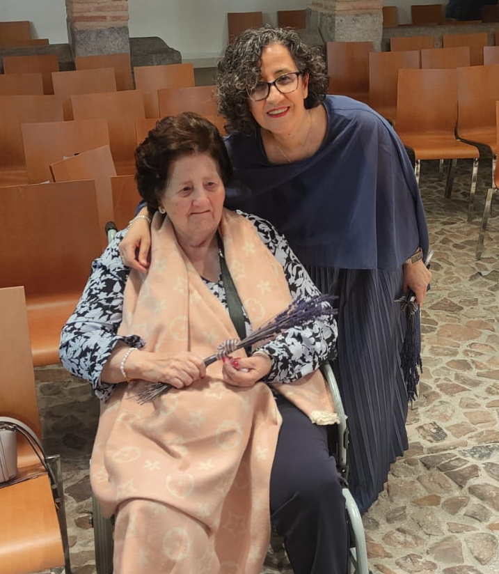 Pilar y su madre / Foto cedida por P. G. Arroyo