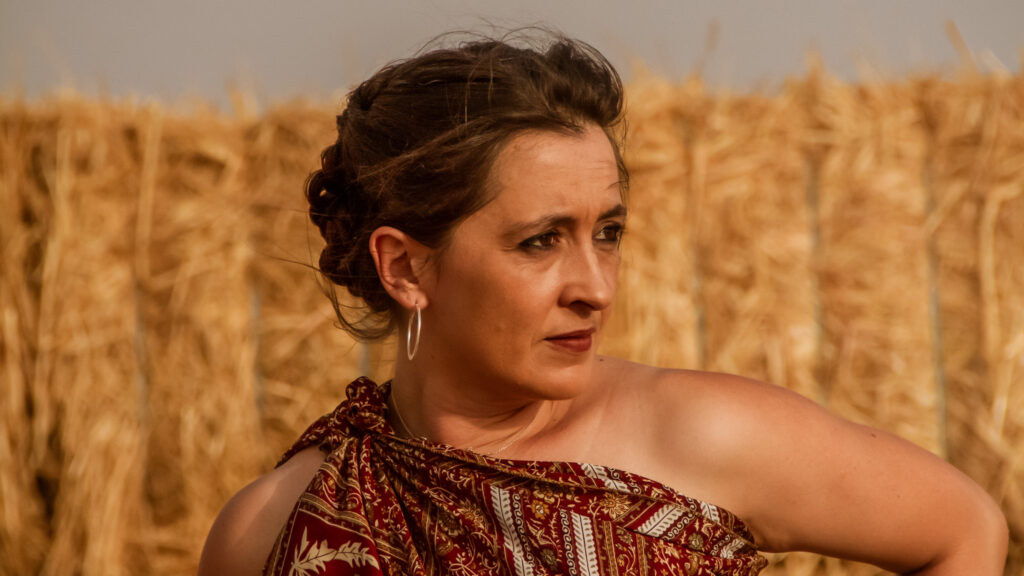 Elena Mora Sanroma / Esther Kiras