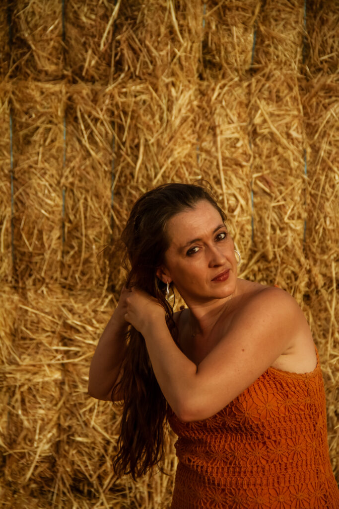 Elena Mora Sanroma / Esther Kiras