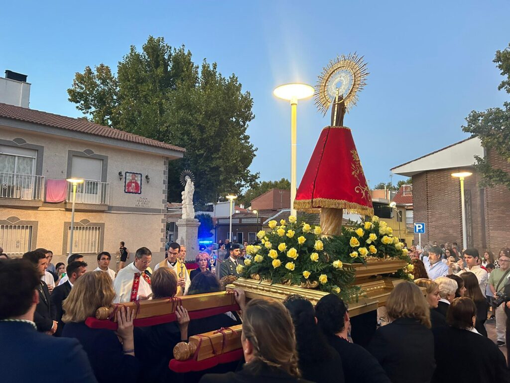 Procesión de la Virgen del Pilar / Carlos Moreno