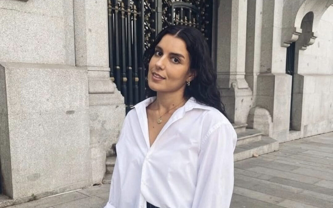 Conociendo a Patricia Pardo: La pasión por contar que trasciende el tiempoUna narradora del conocimiento que llegará a #TintaManchega con artículos libres y sorprendentes, siempre dispuesta a compartir nuevas perspectivas