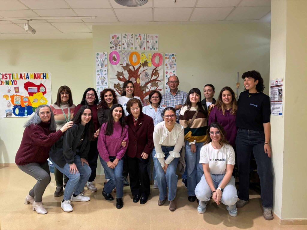 Personas de Miguelturra que participaron en el proyecto "De tal cepa, tal sarmiento" / Ayuntamiento de Miguelturra