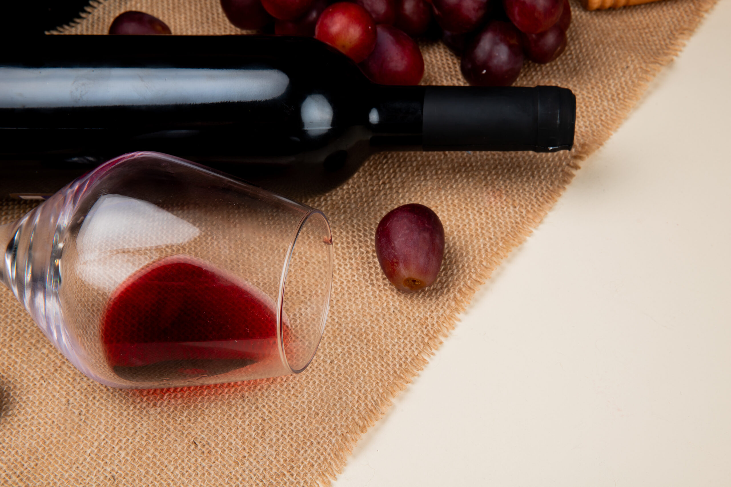 Una tierra, un carácter, un vino que trasciende / stockking - Freepik