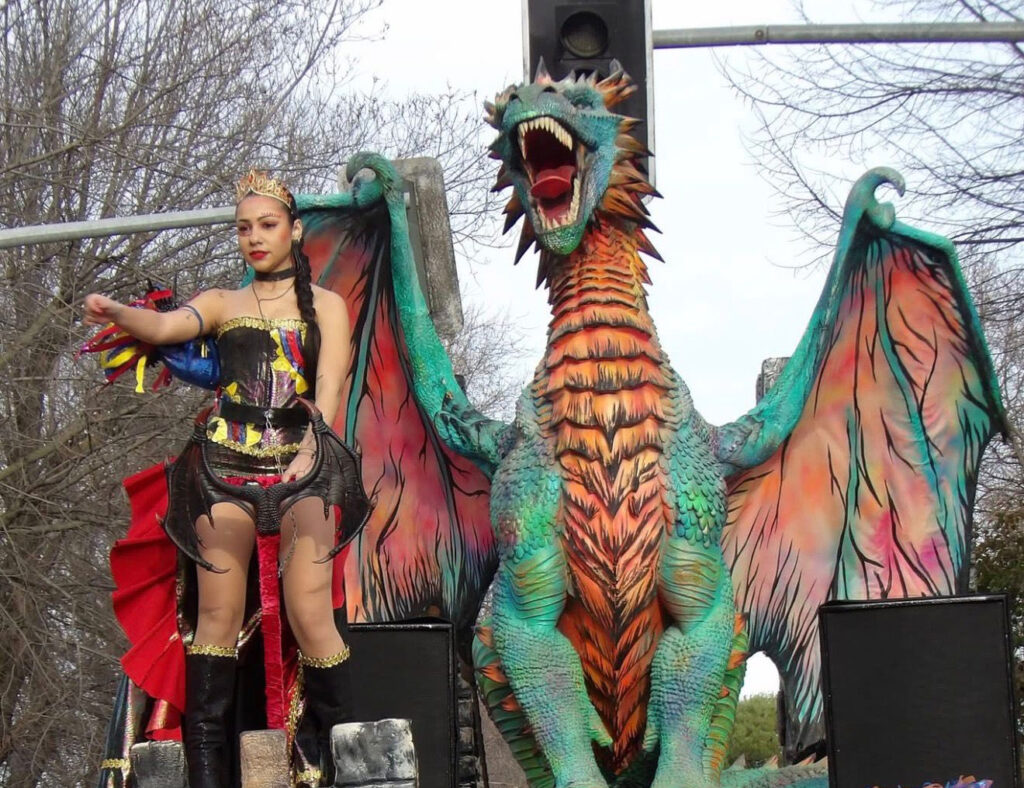 La Reina del Carnaval de Valkyrias 2026 en pleno desfile / Valkyrias CR