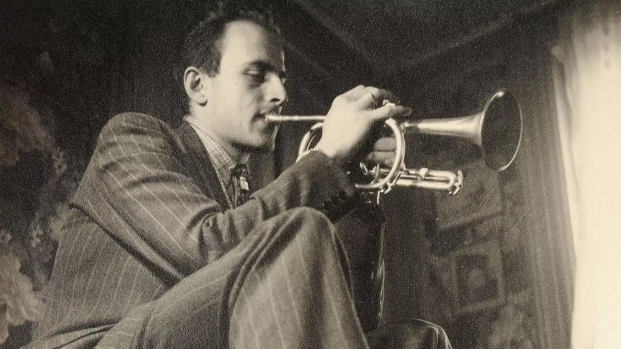 Boris Vian ensayando una pieza de jazz Boris Vian ensayando una pieza de jazz