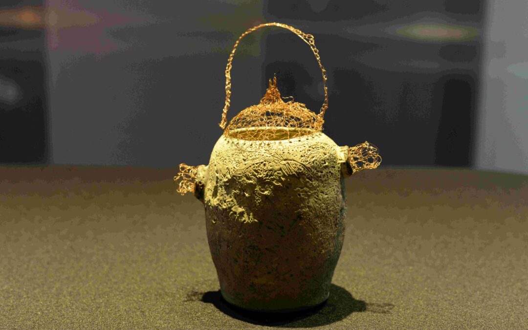 San Isidro reinventa el botijo: Tradición y cerámica contemporánea en Matadero MadridLa exposición ‘El botijo revisitado’ reúne en Matadero Madrid a 50 jóvenes ceramistas que reinterpretan uno de los grandes símbolos populares de San Isidro
