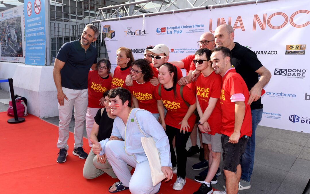La Paz convierte la semifinal de España en una noche de ilusión para sus pacientesEl hospital madrileño instaló una pantalla gigante para seguir el partido ante Francia dentro de su programa de humanización, acompañado de cine, actividades y la presentación de Haciendo Amigos