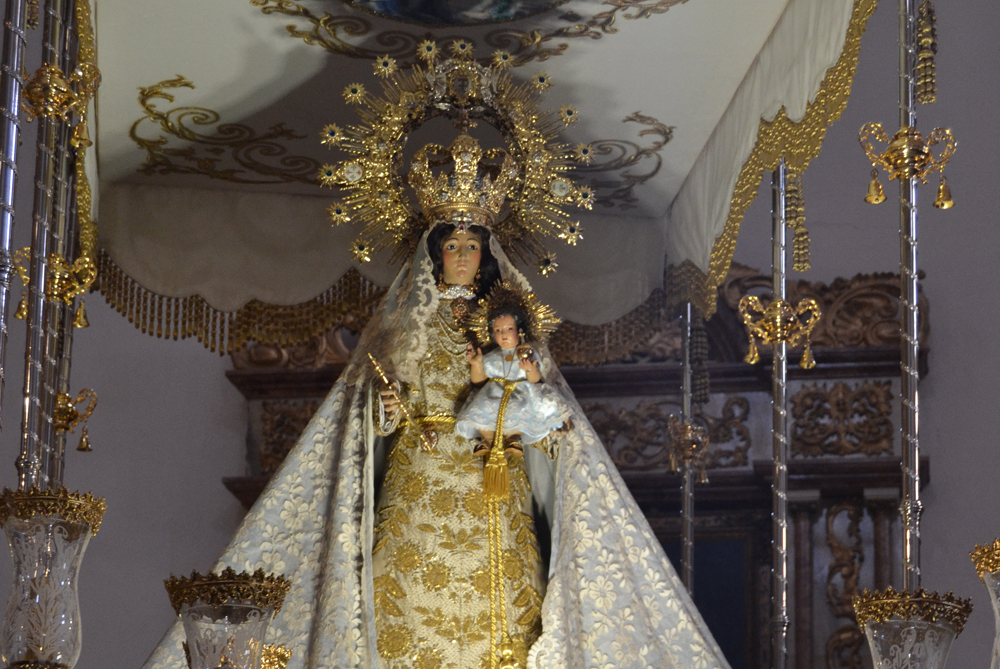 La noche de la Virgen de las Nieves: Almagro vuelve a reunirse junto a su patronaAlmagro celebra este 4 y 5 de agosto una de sus citas más tradicionales junto al santuario de la Virgen de las Nieves
