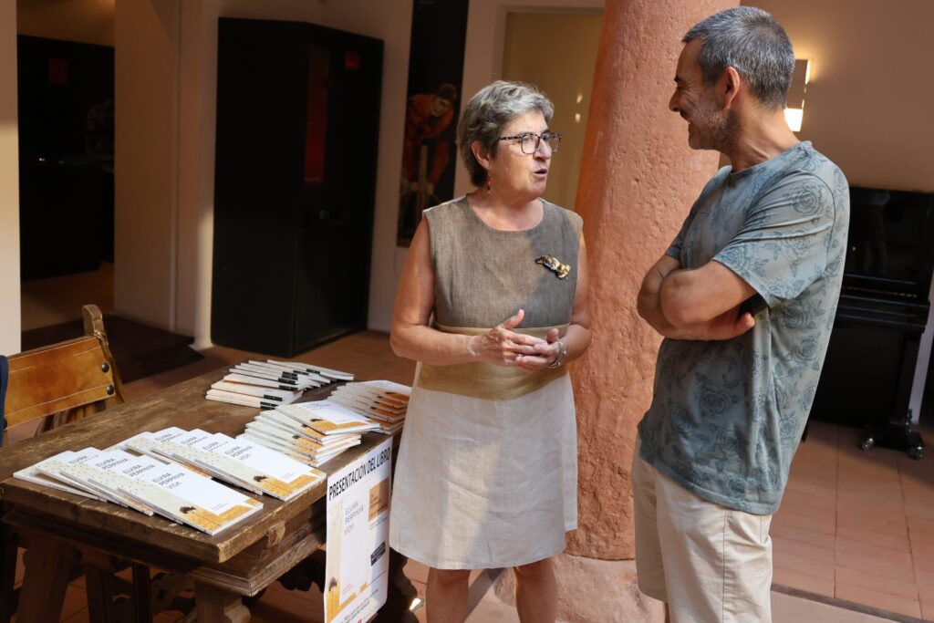 Elvira Perpinyà presenta su libro “Vida” / Ayto. Alcázar de San Juan