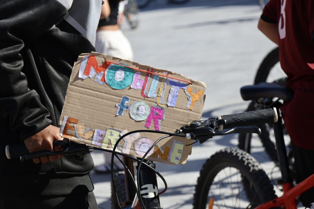 300 estudiantes de ESO reivindican la Semana Europea de la Movilidad con una ruta en bicicleta / Ayto. Alcázar de San Juan