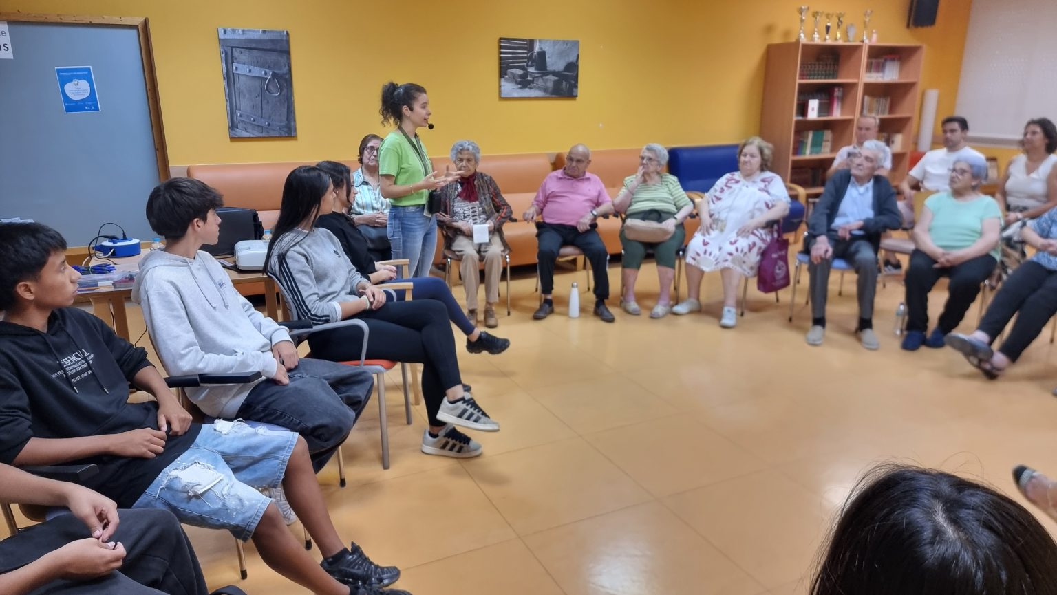 Encuentro intergeneracional / Ayto. Valdepeñas Encuentro intergeneracional / Ayto. Valdepeñas