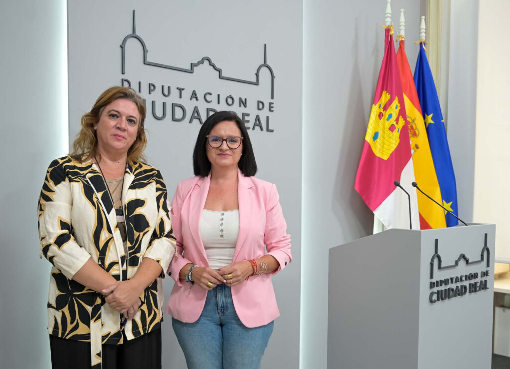 La portavoz del Gobierno de la Diputación, Rocío Zarco y la diputada provincial Maribel Mansilla / La Diputación Provincial de Ciudad Real