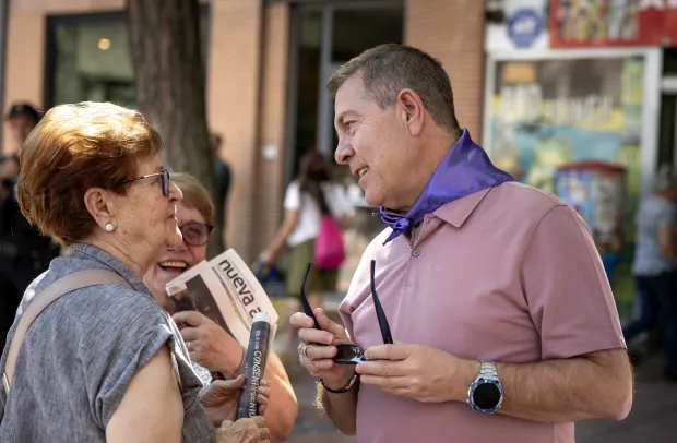 Emiliano García-Page en el Vermú Solidario dedicado sus tres primeros días la Asociación Provincial de Familiares de Enfermos de Alzhéimer y otras Demencias de Guadalajara (Afagu) / JCCM