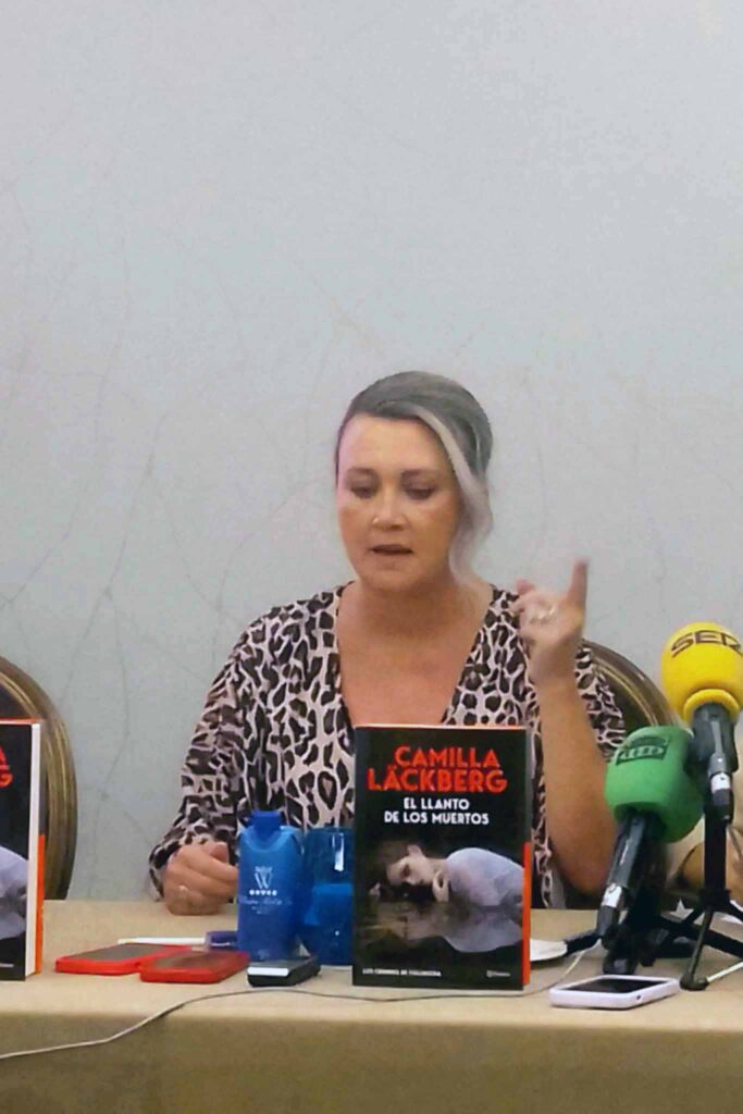 Camilla Läckberg - 'El llanto de los muertos' / Javier Carrascosa