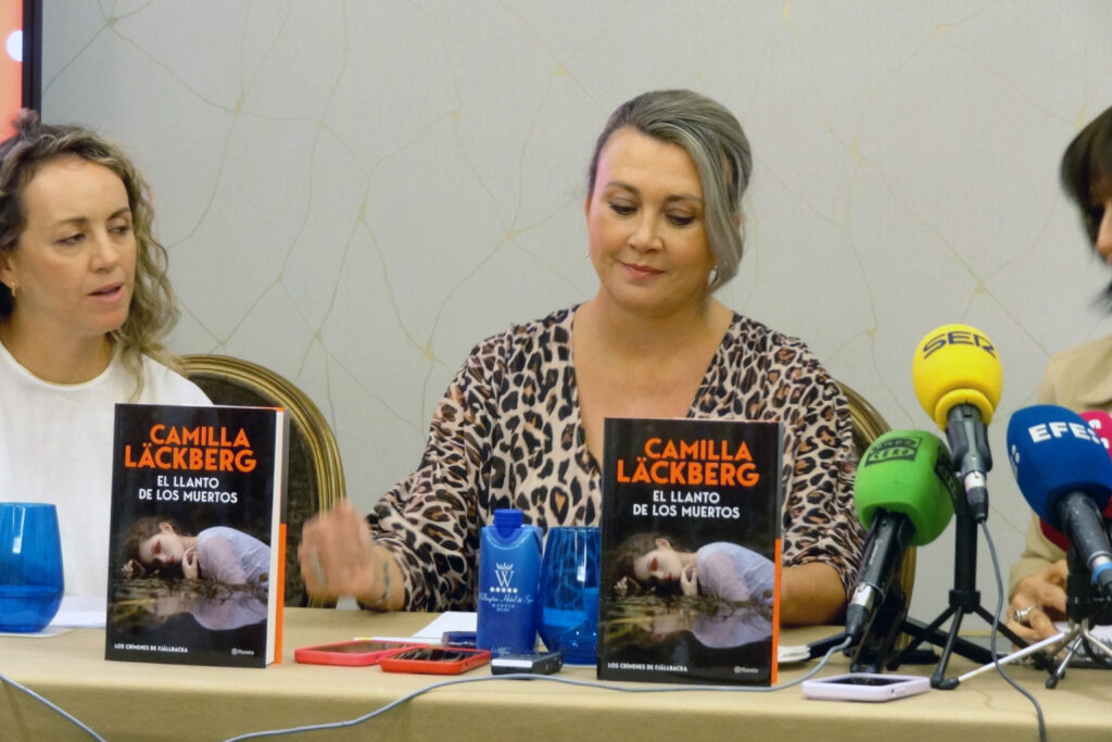 Camilla Läckberg - 'El llanto de los muertos' / Javier Carrascosa