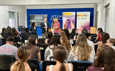 Ciudad Real | Una jornada en el IES Atenea enseña a 150 jóvenes a detectar el machismo y la violencia sexual en redesLa actividad, impartida por la socióloga Carmen Ruiz Repullo, aborda la manosfera, la cibermisoginia, la hipersexualización y otras formas de violencia normalizadas entre adolescentes