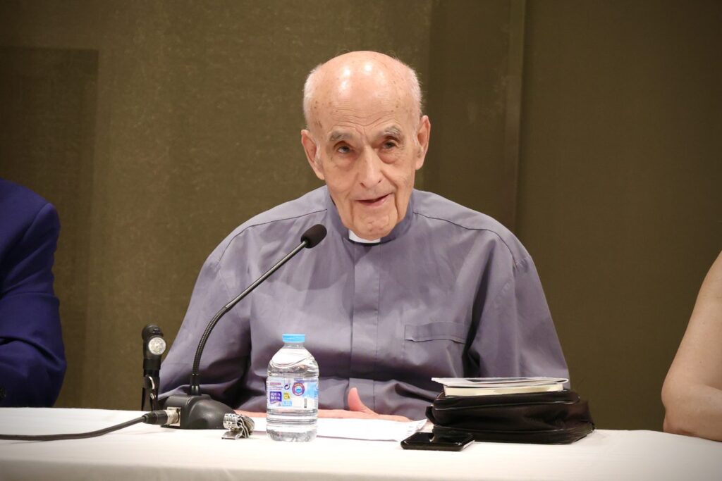Vicente Manzaneque presenta a sus 98 años las memorias de una vida ‘contra corriente’ / Ayto. Alcázar de San Juan