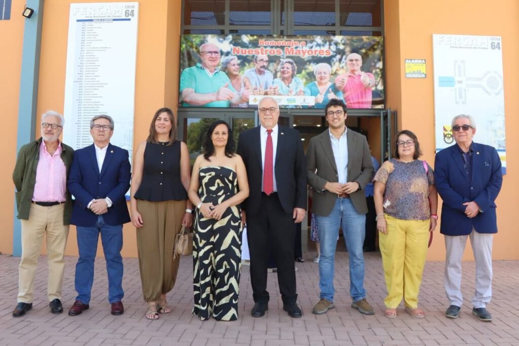 Eulalio Díaz-Cano, delegado provincial de Bienestar Social, en el homenaje a las personas mayores en Manzanares / JCCM