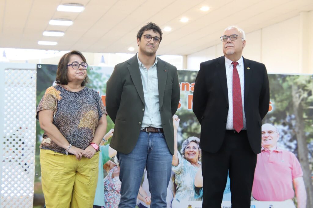 Eulalio Díaz-Cano, delegado provincial de Bienestar Social, en el homenaje a las personas mayores en Manzanares / JCCM
