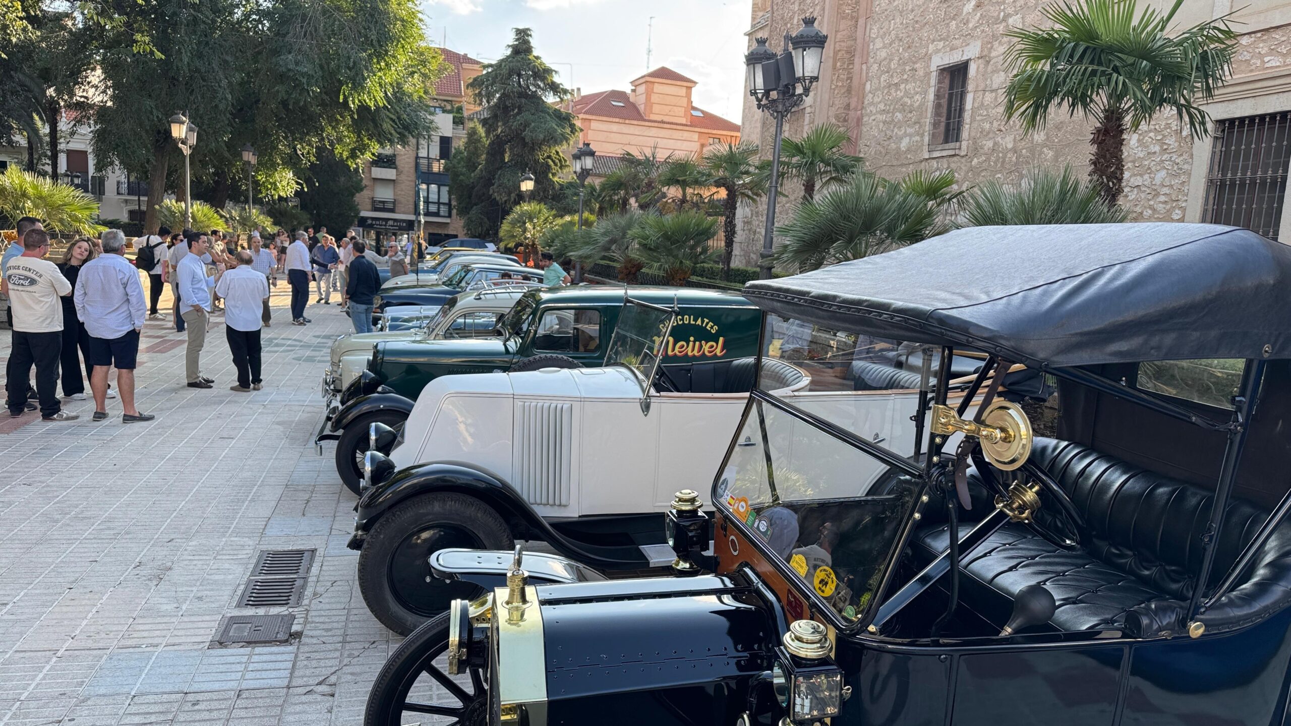 Vehículos antiguos en la primera jornada de la Semana Europea de la Movilidad / Ayto. Ciudad Real Vehículos antiguos en la primera jornada de la Semana Europea de la Movilidad / Ayto. Ciudad Real