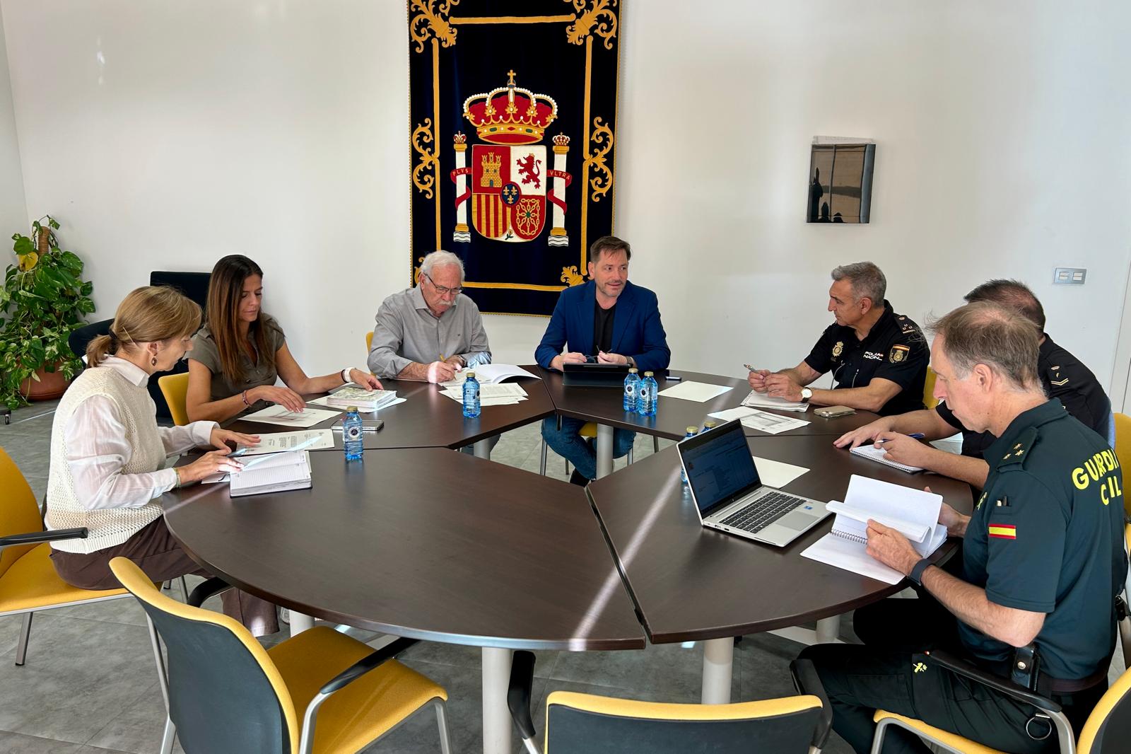 El Plan trabaja también con docentes y familias y este curso reforzará la prevención ante los riesgos digitales, la inteligencia artificial y los delitos de odio / Subdelegación del Gobierno en Ciudad Real El Plan trabaja también con docentes y familias y este curso reforzará la prevención ante los riesgos digitales, la inteligencia artificial y los delitos de odio / Subdelegación del Gobierno en Ciudad Real