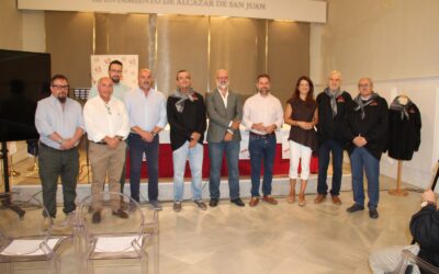 Alcázar de San Juan | José Manuel Lucía Megías recibe la primera distinción de ‘Gran Sancho Panza’La Sociedad Cervantina reconoce la trayectoria del catedrático, escritor y cervantista y su contribución a la proyección de Alcázar dentro del universo de Cervantes
