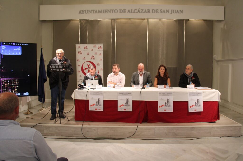 José Manuel Lucía Megías recibe la primera distinción de ‘Gran Sancho Panza’ / Ayto. Alcázar de San Juan