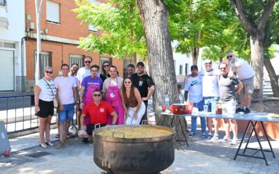 Miguelturra | La Comida Popular Solidaria recauda más de 500 euros para la protectora ‘Huella Churriega’El Parque Doctor Fleming reunió a numerosos vecinos en torno a un guiso de carne con patatas elaborado por la Peña Cansaliebres, cuyos beneficios se destinarán al cuidado de animales abandonados