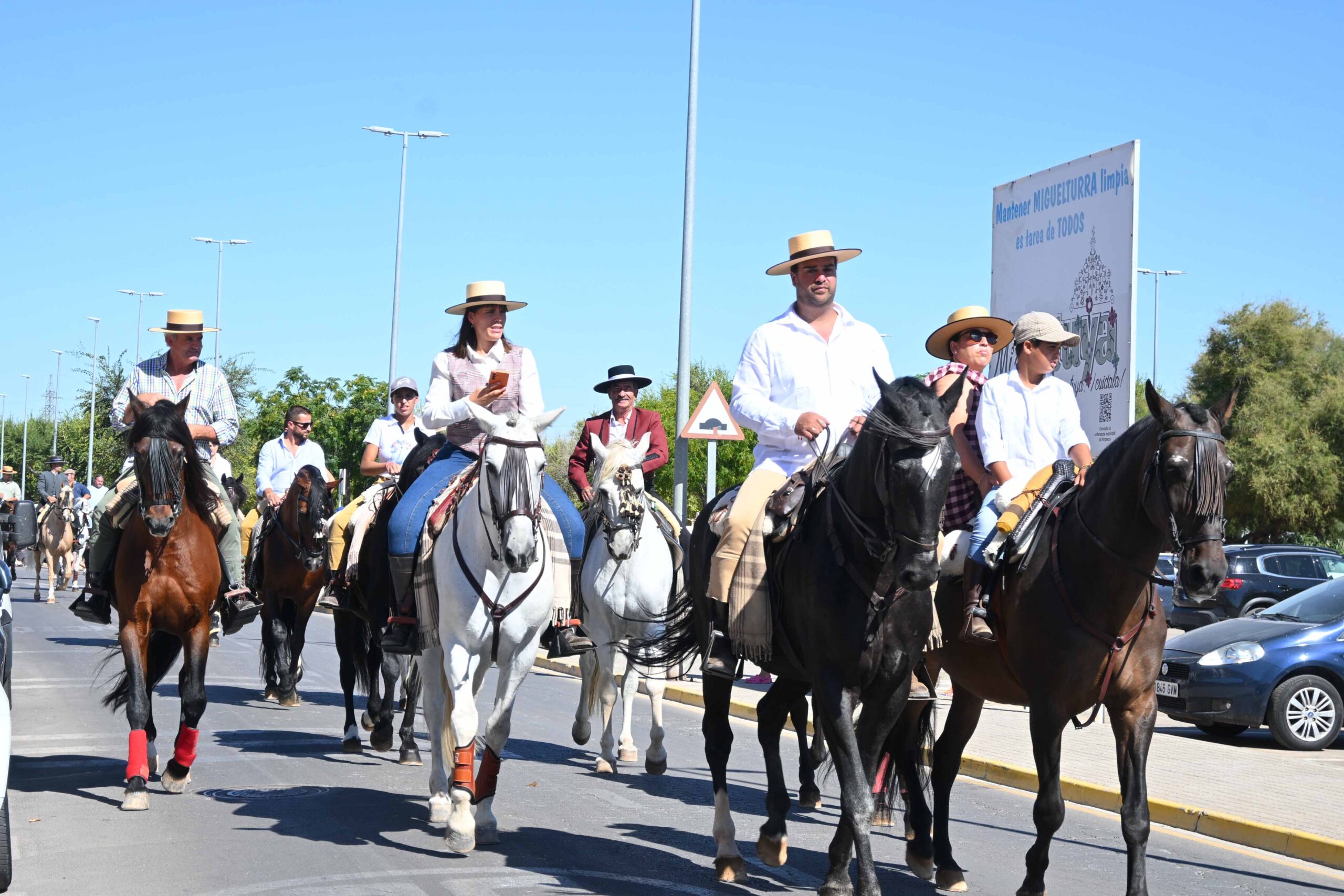 XXX Pasacalles de Amigos del Caballo / Ayto. Miguelturra XXX Pasacalles de Amigos del Caballo / Ayto. Miguelturra