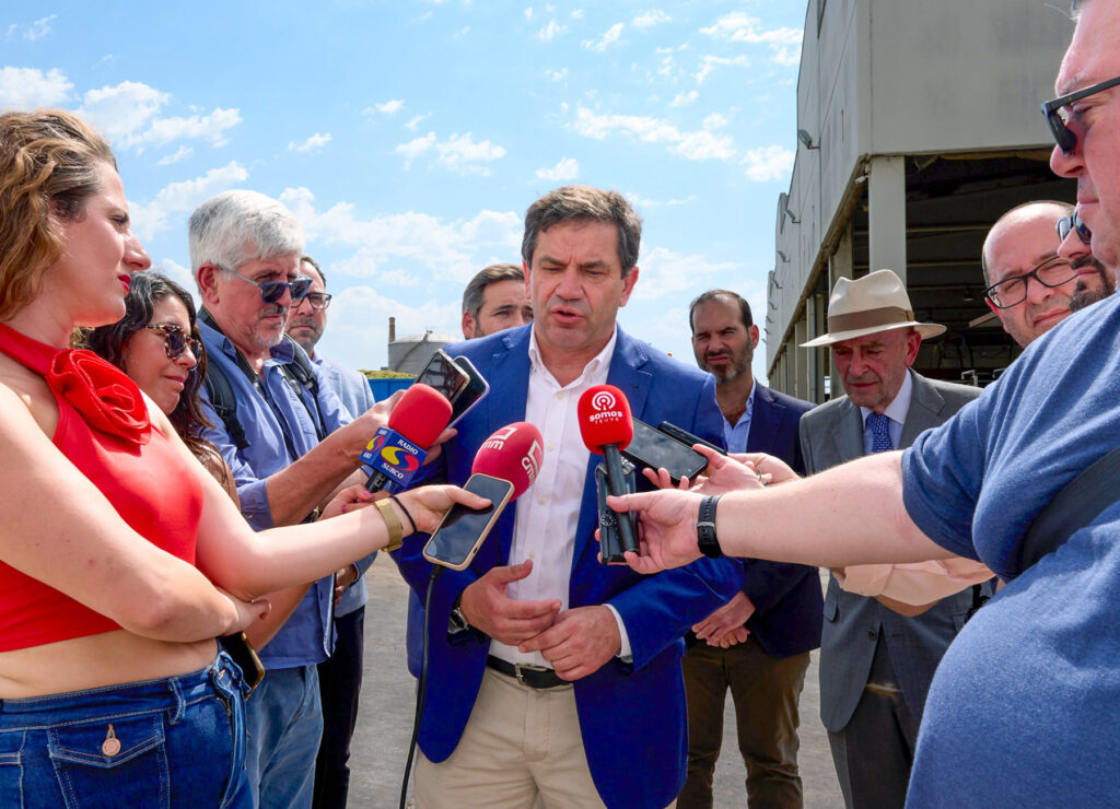 Miguel Ángel Valverde en la Visita a Virgen de las Viñas Bodega y Almazara / Diputación Provincial de Ciudad Real
