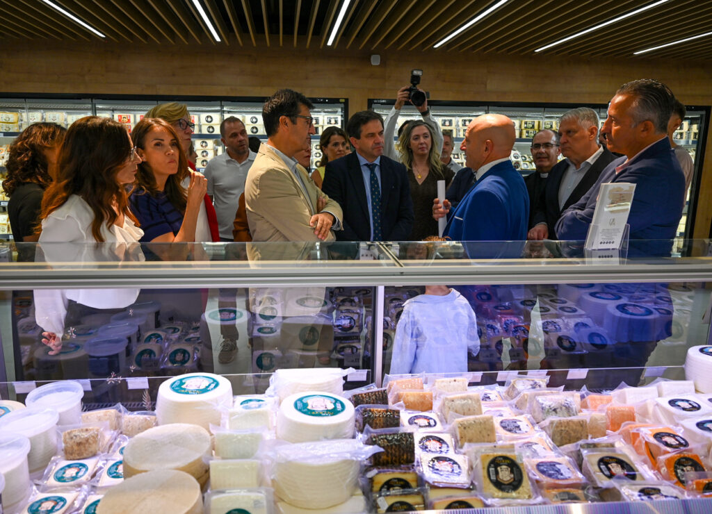 Quesos Don Apolonio ha inaugurado 'Alma Quesera' / Diputación Provincial